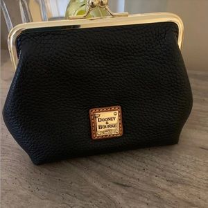 🌾 LAST CHANCE Dooney Bourke Large Coin Purse Lowest Price!